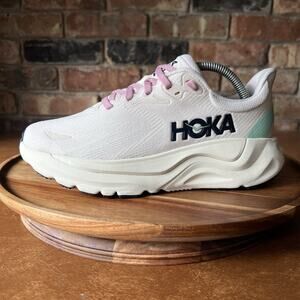HOKA ARAHI 8 Women's Cream and Pink Running Shoes